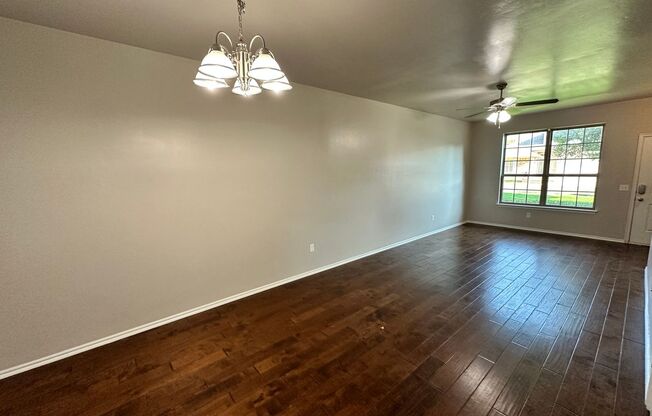 Move in Special, Nice 3 bed 2 bath Southwest OKC