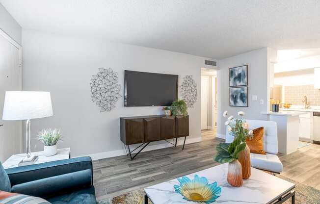 Beautiful renovated apartments now leasing