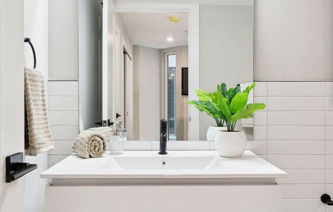 1 bed, 1 bath, 630 sqft, $1,575, Unit 211