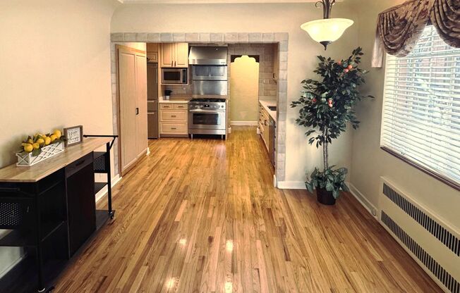 Beautiful 2BR w/Spacious Loft & Finished Basement in Old Southwest