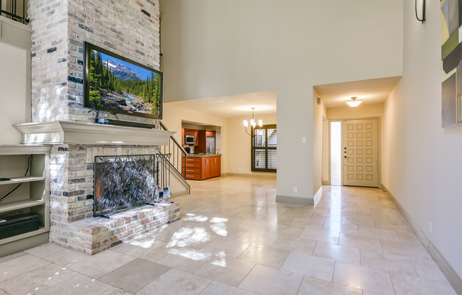 8347 SUMMERWOOD DR