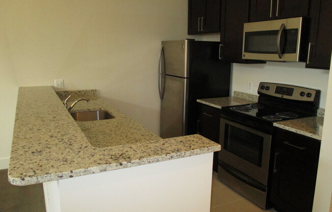 Studio, 1 bath, 640 sqft, $849, Unit 401