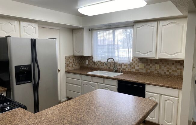 2 Weeks Rent Free! 4 Bed, 3 Bath Condo in South Ogden