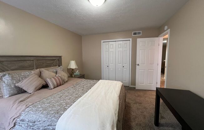 2 beds, 1 bath, $1,495, Unit Apt 15