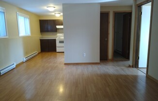 2 beds, 1 bath, 600 sqft, $925, Unit #4