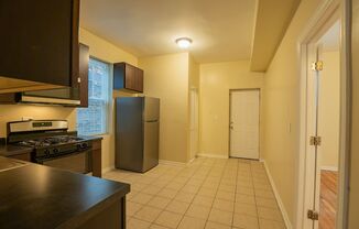 3 beds, 1 bath, $1,800, Unit 2