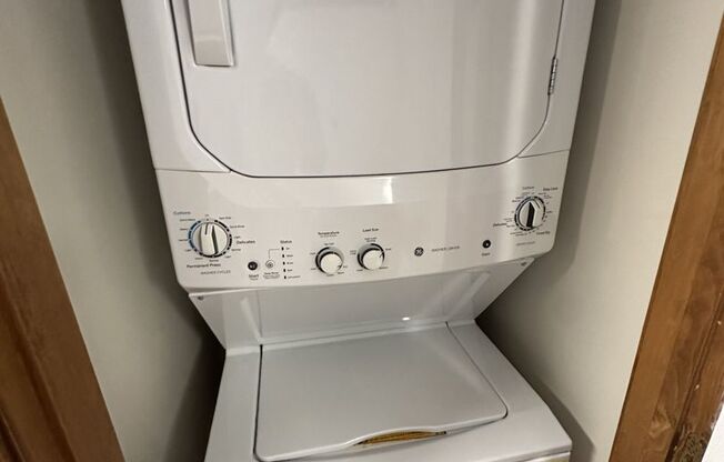 1 Bedroom 1 Bathroom Condo!