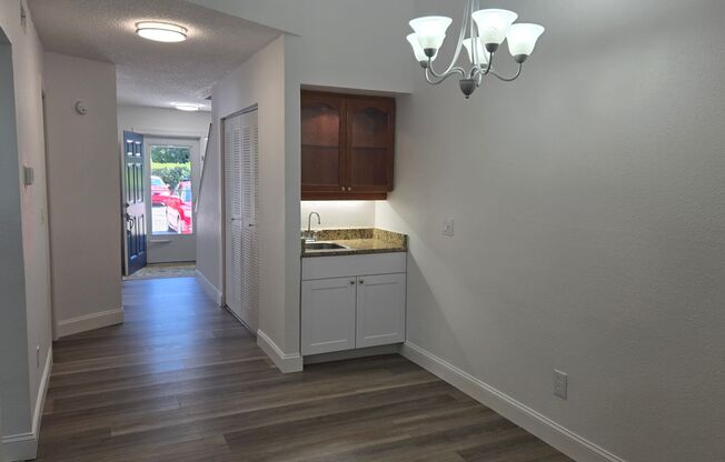 2 Bed 2 Bath townhome with a Den/ Office space for rent