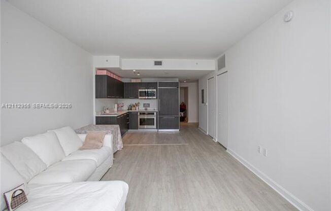1 bed, 1.5 baths, $3,750, Unit # 1810