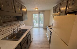 2 beds, 1 bath, 850 sqft, $1,695, Unit Unit 4