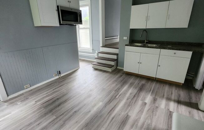 East side 3 bedroom apartment