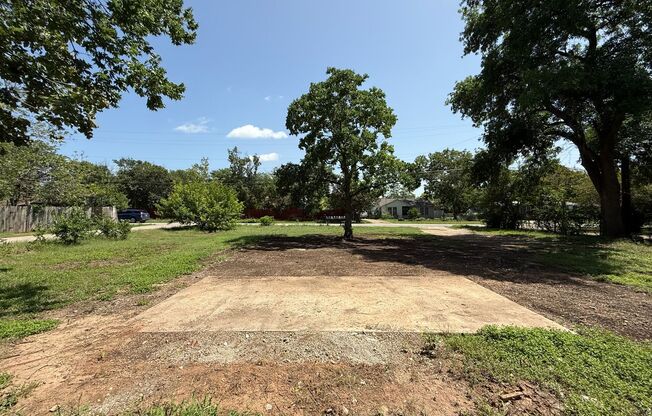 305 &amp; 401 Chaparral Rd