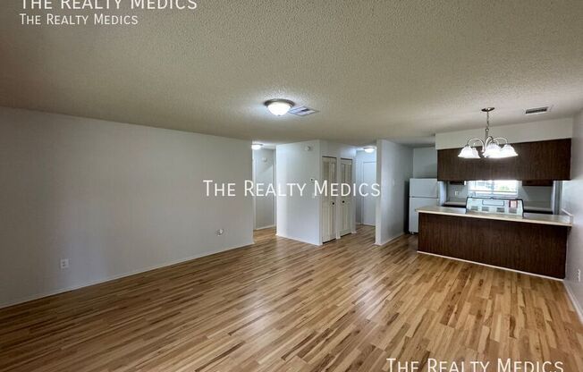 2144 E PARKTON DR