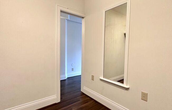 1 bed, 2 baths, 692 sqft, $2,325, Unit 0511