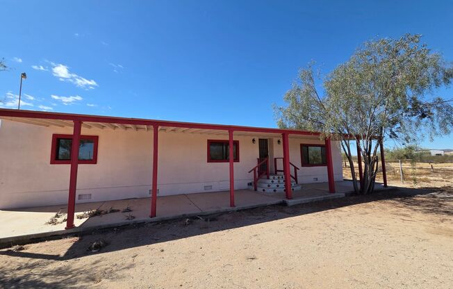 Queen Creek 3 bed / 2 bath on just under 5 Acres! No HOA!