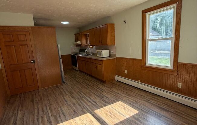 3 Bedroom Home in Spring Grove Schools!