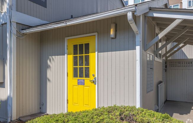 2 beds, 1 bath, $1,695, Unit 39