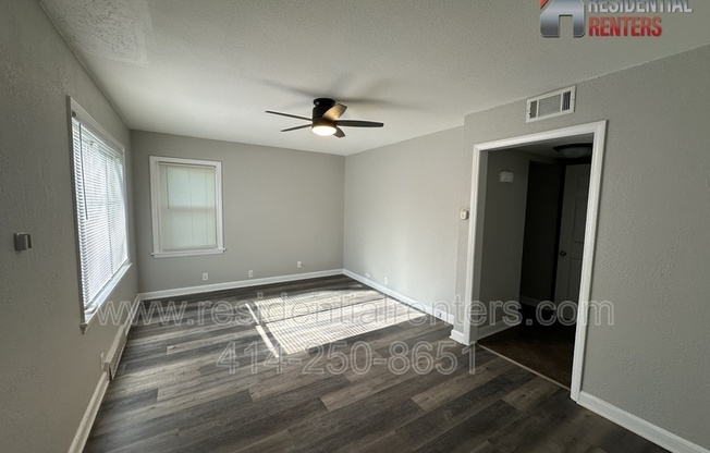 4464 N 38 ST