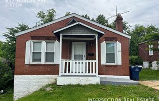 832 HARLAN AVE