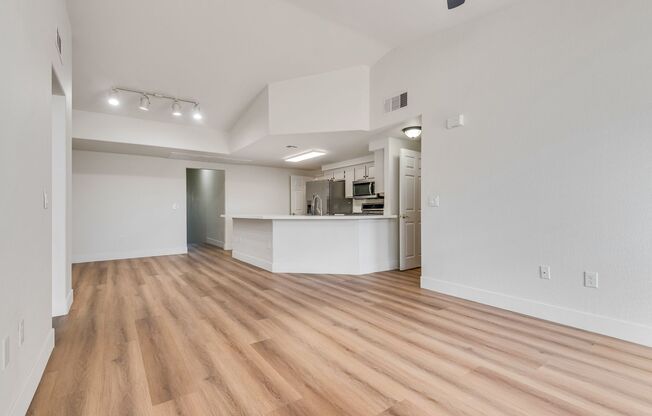 2 beds, 2 baths, $1,475, Unit # 2174