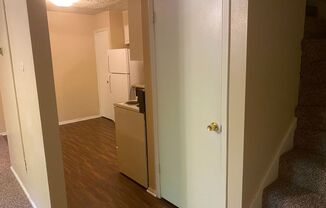 1 bed, 1 bath, 900 sqft, $805, Unit 1108 HOLIK SQ-Unit D