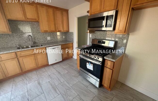 1610 RAND ST