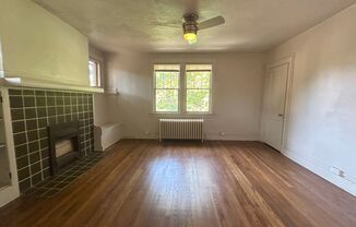 2 beds, 1 bath, $1,495, Unit 600 2nd Floor