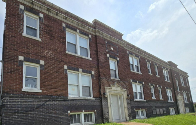 2900 2906 PESTALOZZI ST