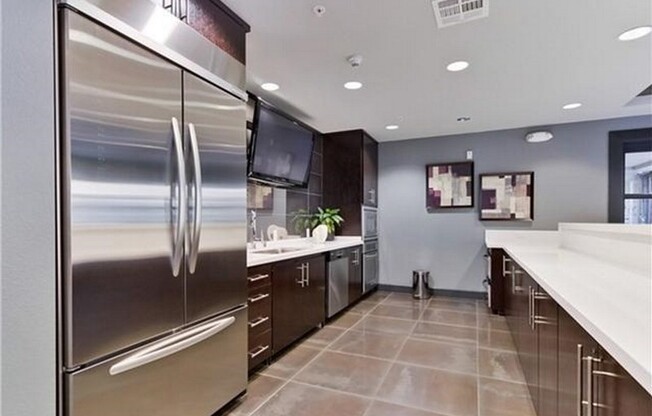 1 bed, 1 bath, 740 sqft, $2,900, Unit 326