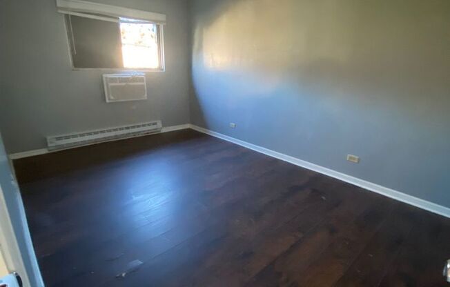 2 beds, 1 bath, $1,545, Unit 2C