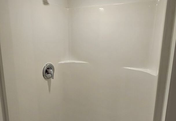 1 bed, 1 bath, 371 sqft, $795, Unit 216