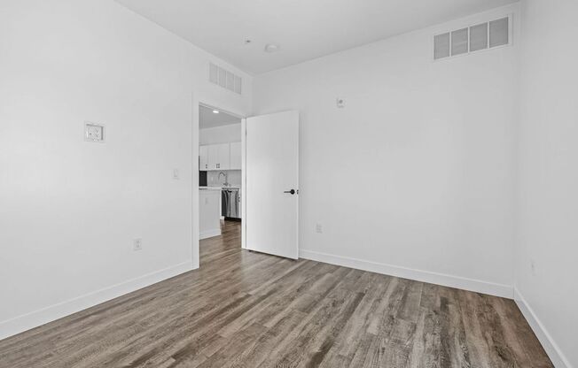 2 beds, 1 bath, 856 sqft, $1,695, Unit 201