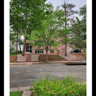 1086 Como Place
