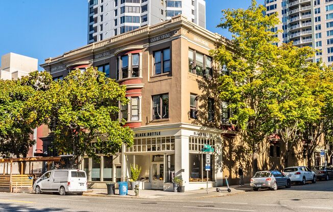 Classic Co-Living Loft in Belltown - SRO