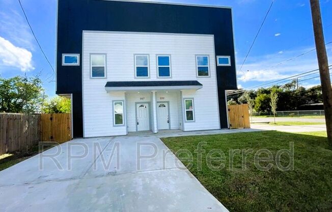 999 MARJORIE ST