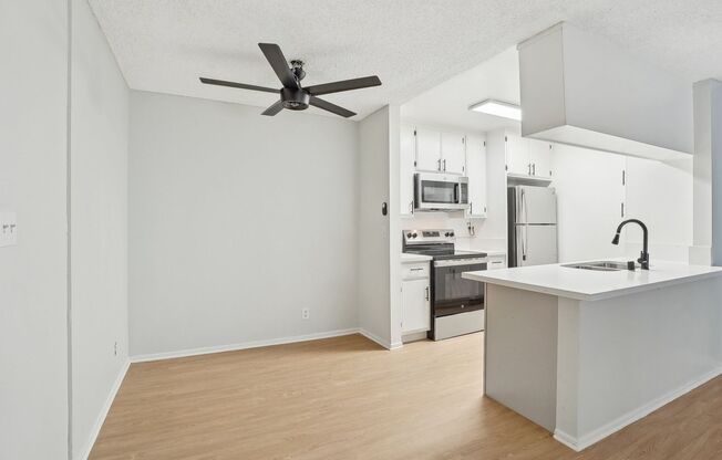 1 bed, 1 bath, 600 sqft, $1,698, Unit 218