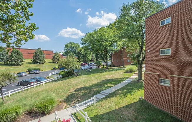 Outdoor brick view of apartment complex