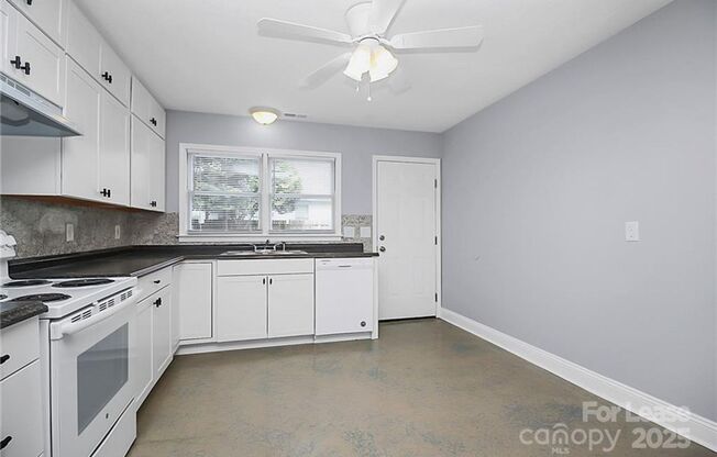 212 Kerr St NW Professionally Managed by Select Real Estate Group