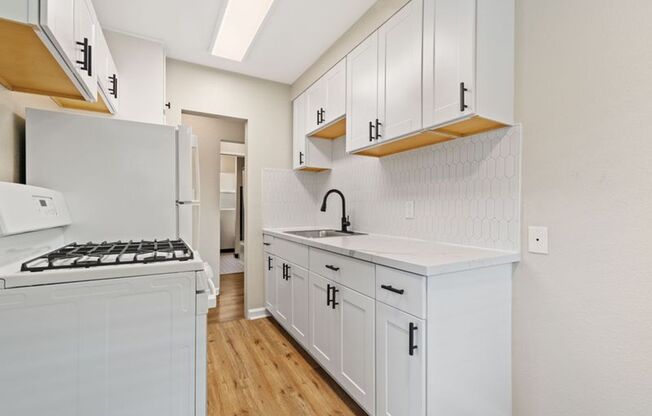 1 bed, 1 bath, 600 sqft, $1,475, Unit 702 MC