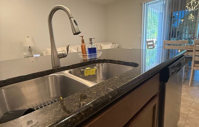 3 beds, 3 baths, $2,400