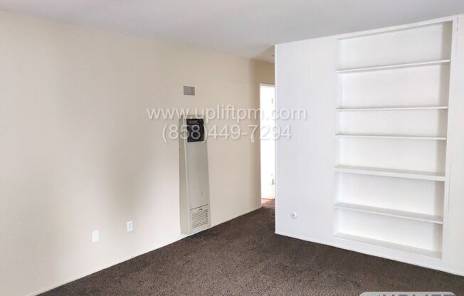 University Heights 1 bed upstairs end unit! $500 off first month's rent