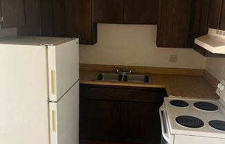 1 bed, 1 bath, $995, Unit # 26