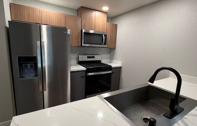 2 beds, 2 baths, 980 sqft, $2,680, Unit D205