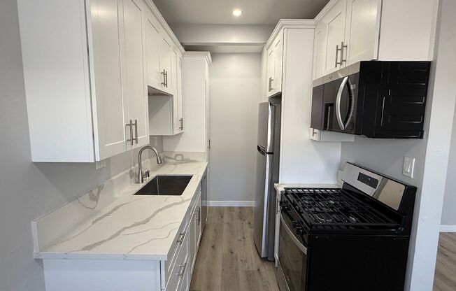 Newly Remodeled 1bd/1bth Unit Available with Private Patio and Assigned Parking!
