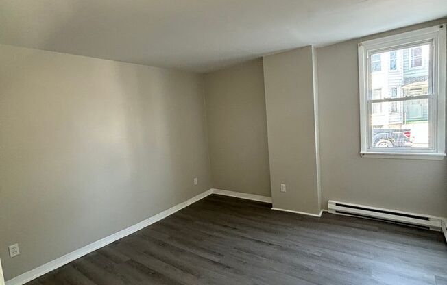 1 bed, 1 bath, $1,200