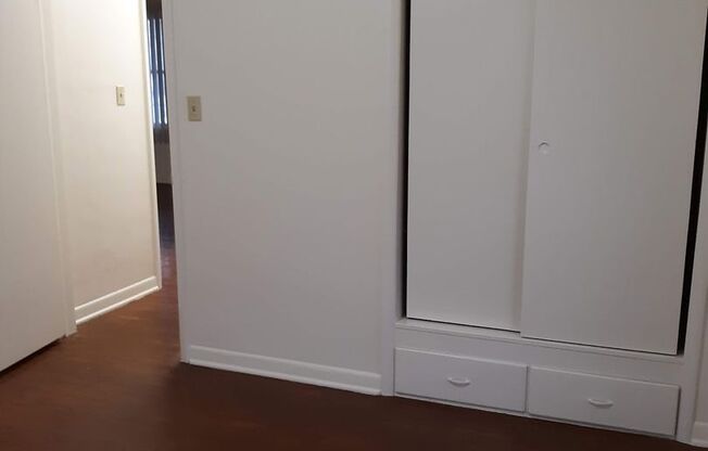 2 beds, 1 bath, $850