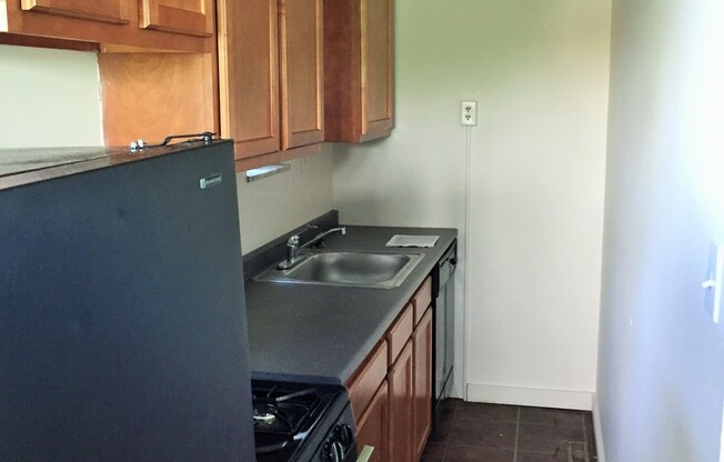 4 beds, 2 baths, $3,145, Unit Apt. #1