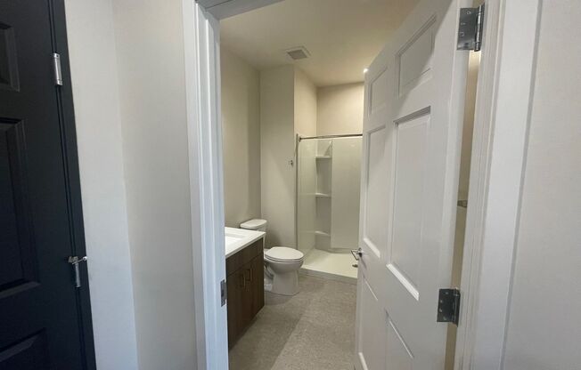 1 bed, 1 bath, 693 sqft, $1,425, Unit 310