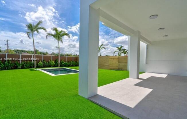 3900 SW 137 CT