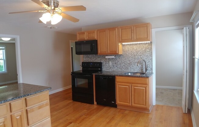 2 beds, 1.5 baths, 1,200 sqft, $2,000, Unit 3